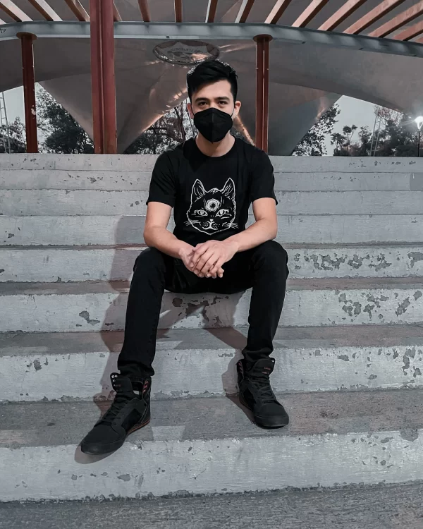 Playera de Caballero con Estampado de Gato “KillerMiau” - Imagen 3