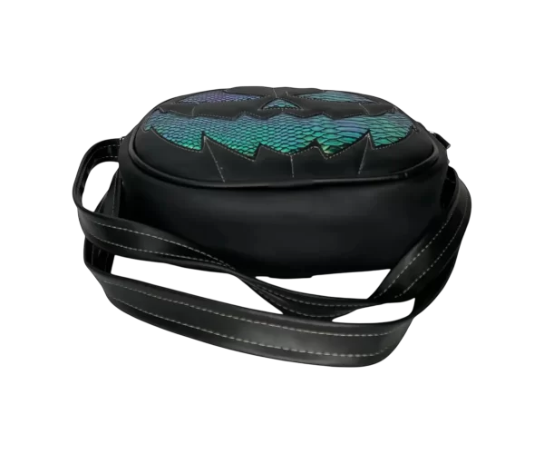 Bolsa Gótica Crossbody de Calabaza “Killer Pumpkin” Negro y Textura Tornasol - Imagen 4